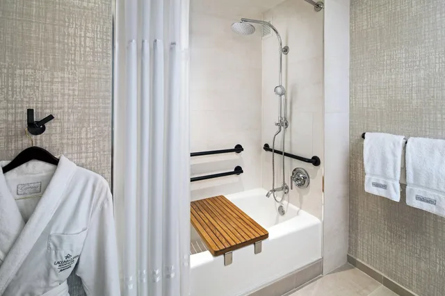 غرفة بسرير مزدوج بإطلالة، Laguna Cliffs Marriott Resort And Spa 10/10