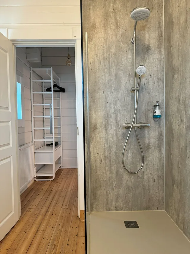 جناح جونيور بسرير كوين، Hotel Breiodalsvik 7/7