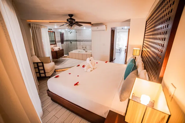جناح شهر العسل، Paradise Beach Hotel 7/10