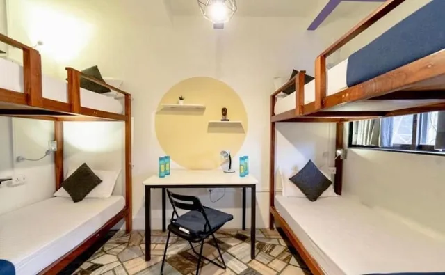 Mixed Dorm, Premium, 4 Beds, Locomo Hostel - Mumbai Airport 2/2