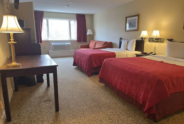 جناح بسريرين مزدوجين وسرير كينج بغرفتي نوم، Ramada by Wyndham Seekonk Providence Area 4/4