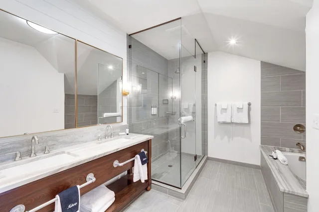 Manor, Suite, King Bed, Sofa، The Inn at Chesapeake Bay Beach Club 7/7