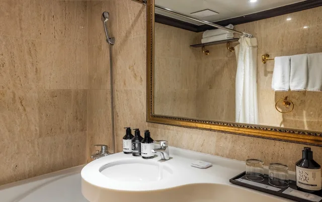 غرفة بريميير بسريرين منفصلين وسرير مزدوج وسرير فردي بإطلالة على الجبل، Kensington Hotel Seorak 6/7