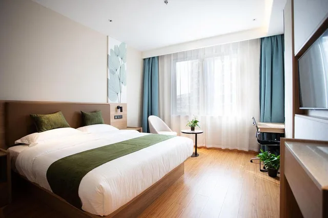 غرفة بزنس بسرير كوين، GreenTree Inn Express Shanghai Pudong Lingang New City Yunhan Road 1/2