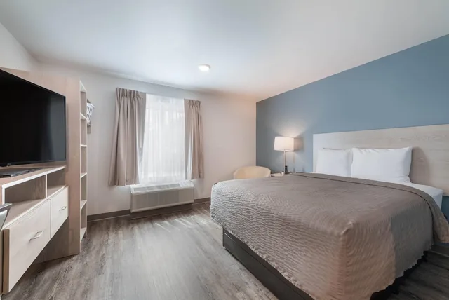 جناح بسرير كوين، WoodSpring Suites Concord-Charlotte Speedway 1/5