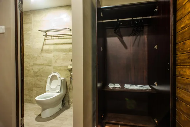 Deluxe, Double Bed, Armenian Suite 3/3