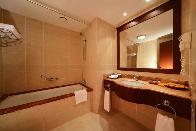 غرفة قياسية بسريرين منفصلين، Lotte City Hotel Tashkent Palace 3/3