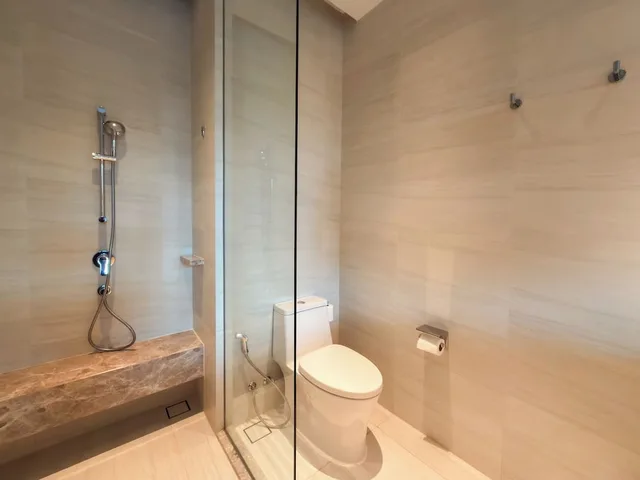 جناح سيغنتشر ركني بسرير كينج بغرفة نوم واحدة، Courtyard by Marriott Bangkok Suvarnabhumi Airport 4/5