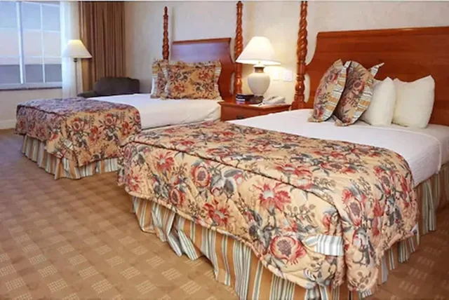 Deluxe, 2 Double Beds, Bay View، Bay Landing Hotel 1/2