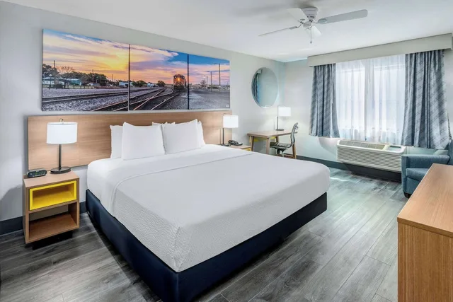 غرفة قياسية بسرير كينج، Days Inn By Wyndham Lamar 1/8