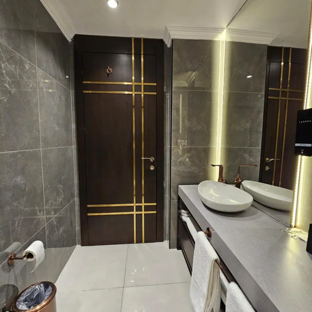 جناح، Asur Imperial Hotel 7/8