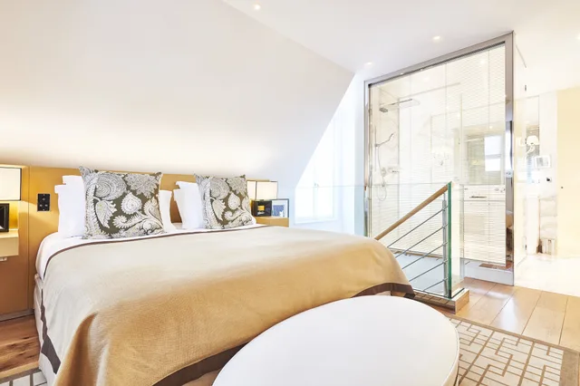 15 Suite Tour Eiffel، GRAND HOTEL DU PALAIS ROYAL 2/5
