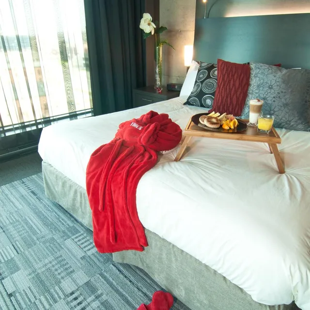 جناح بريستيج بسرير كينج، Grand Times Hotel Sherbrooke 5/8