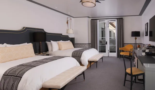 غرفة سوبيريور بسرير مزدوج، HOTEL CALIFORNIAN 1/2