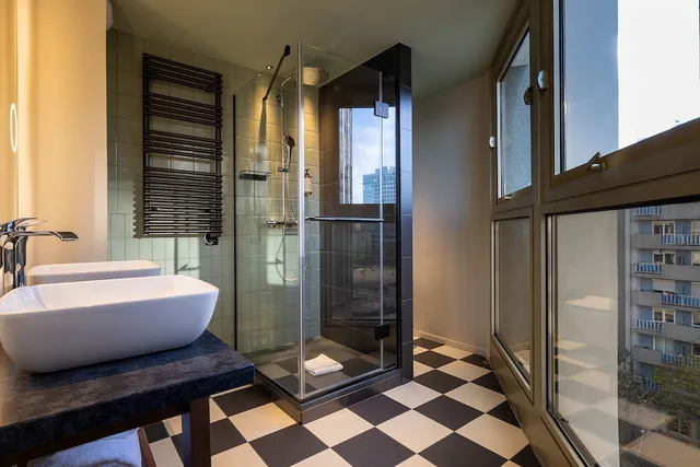 Eiffel, Prestige, 1 Queen and 1 Single Bed، Arotel 4/5