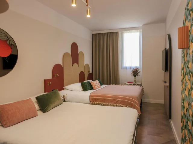 غرفة عائلية بسرير كوين مع أريكة، Ibis Styles Sevilla City Santa Justa 1/3