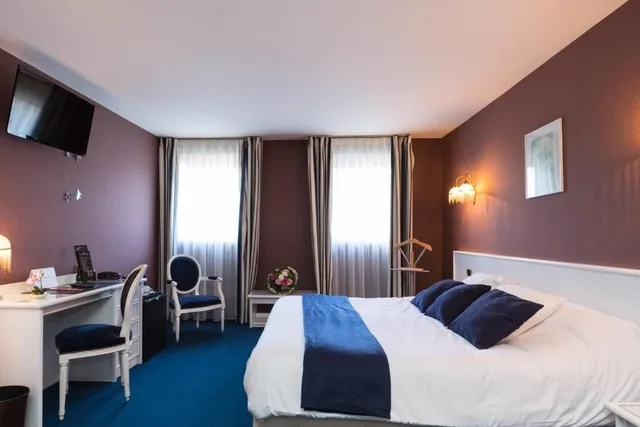 غرفة سوبيريور بسرير كينج بحوض استحمام، Hotel de Clisson 1/4