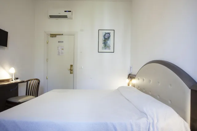 غرفة بسرير مزدوج بغرفة نوم واحدة، Albergo Amalfi Milano 1/10