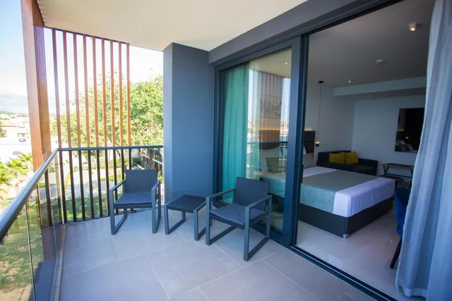 Luxury, Double Bed, Sea View, Terrace, Liberty Plaza 7/10
