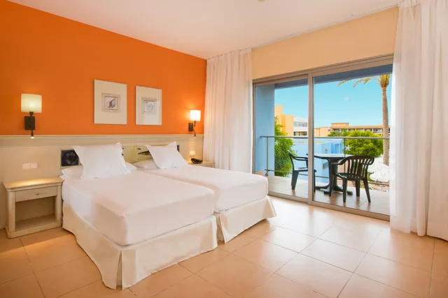 جناح جونيور، Iberostar Waves Gaviotas Park 1/4