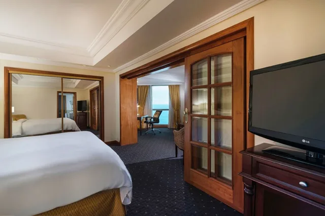 Suite, Triple, King Bed, Ocean View, Catalonia Santo Domingo 3/5