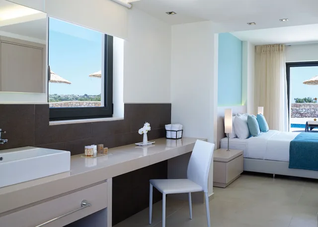 2 Bedrooms, Swim Up, Suite, Queen and Twin Beds, Garden View, 2 Sofa، Tui Magic Life Plimmiri 2/2