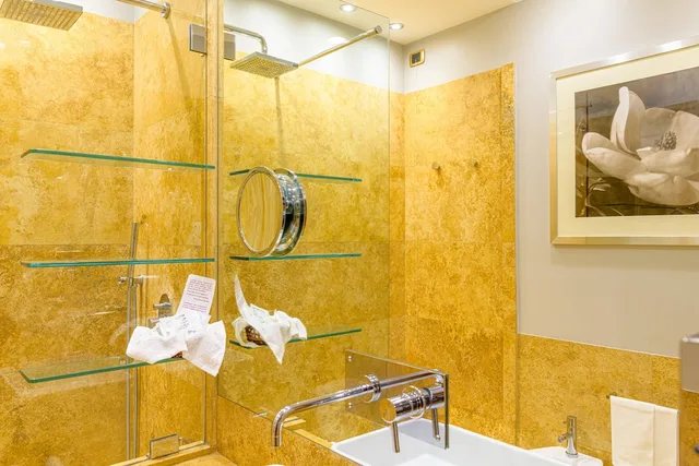 غرفة كلاسيكية رباعية بسرير كوين وسريرين منفصلين، Hotel Sant' Anna 8/10