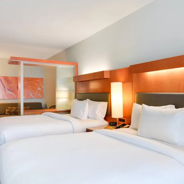 Suite, 2 Queen Beds, Trundle Bed, Track View, Sofa، Springhill Suites Shreveport-Bossier City/Louisiana Downs 1/7