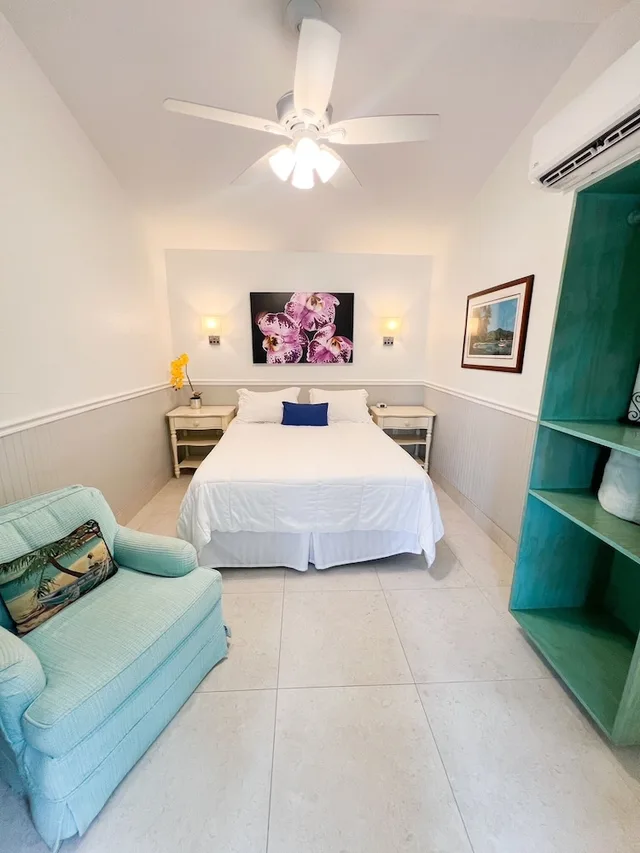 كوخ بسرير كوين، Sunset Cove Beach Resort 1/8
