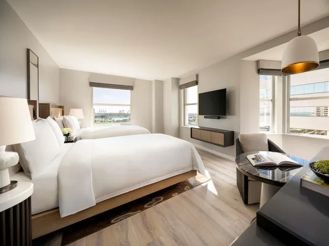 Fairmont, 2 Queen Beds, Accessible, Fairmont Breakers Long Beach 2/7