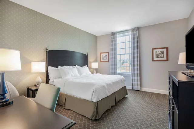 غرفة سوبيريور بسرير كينج، Natural Bridge Hotel, Trademark Collection by Wyndham 5/7