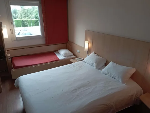 غرفة ثلاثية بسرير مزدوج وسرير فردي، Ibis Albert 1/8