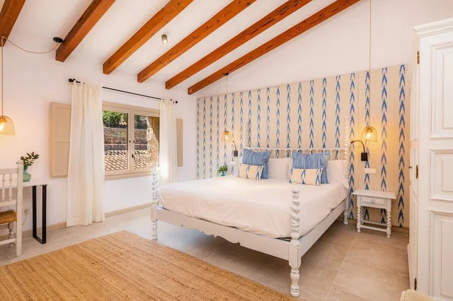 غرفة ديلوكس بسرير مزدوج، FINCA HOTEL ALBELLONS PARC NATURAL 1/7