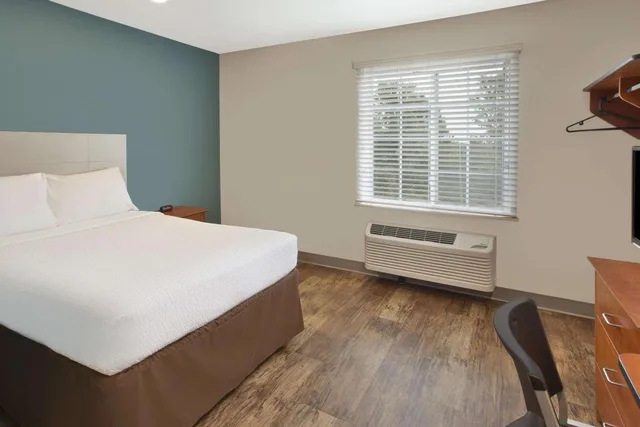 غرفة بسرير مزدوج لذوي الإعاقة، WoodSpring Suites St. Louis St. Charles 2/4