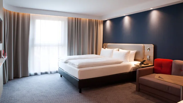 غرفة قياسية بسرير كوين مع أريكة، Holiday Inn Express Bochum, an IHG Hotel 2/2