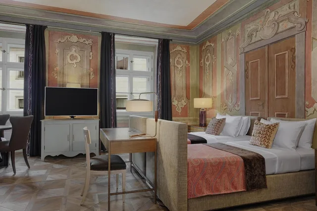 Fresco, Suite, King Bed، Augustine Hotel Prague 3/4