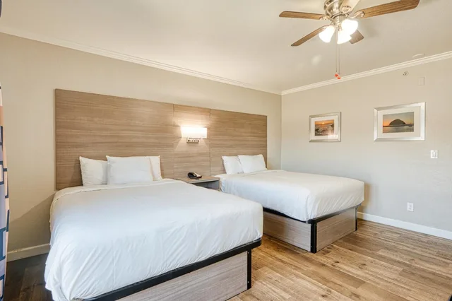 غرفة بسريرين كوين، Harbor House Inn 4/9