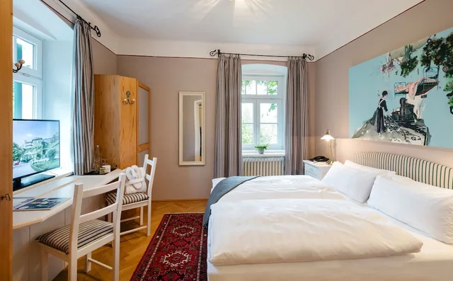 غرفة أساسية بسرير كوين بإطلالة على الحديقة، Hotel Landhaus zu Appesbach 1/3
