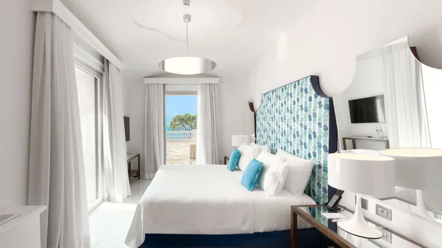 جناح بإطلالة على البحر بشرفة، Grand Hotel Europa Palace 3/7