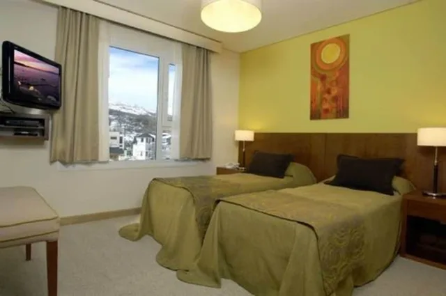 شقة بسرير مزدوج وسريرين منفصلين بغرفتي نوم مع أريكة، Condo Hotel 1/9