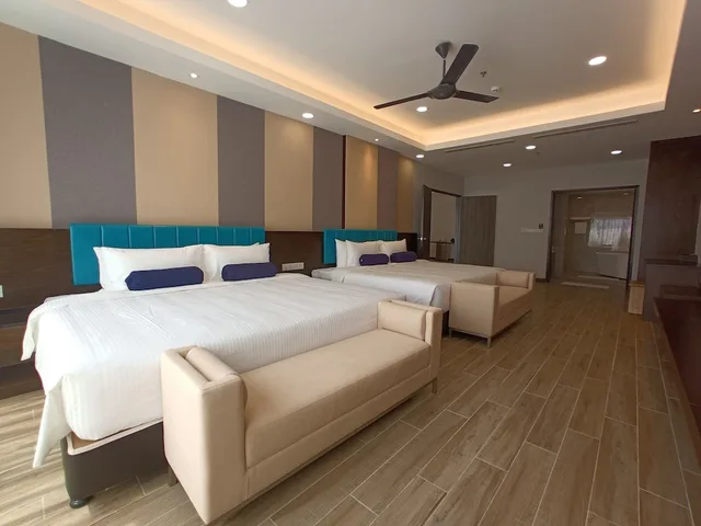 Istana, Penthouse, 4 King Beds، Pacific Regency Beach Resort Port Dickson 1/5
