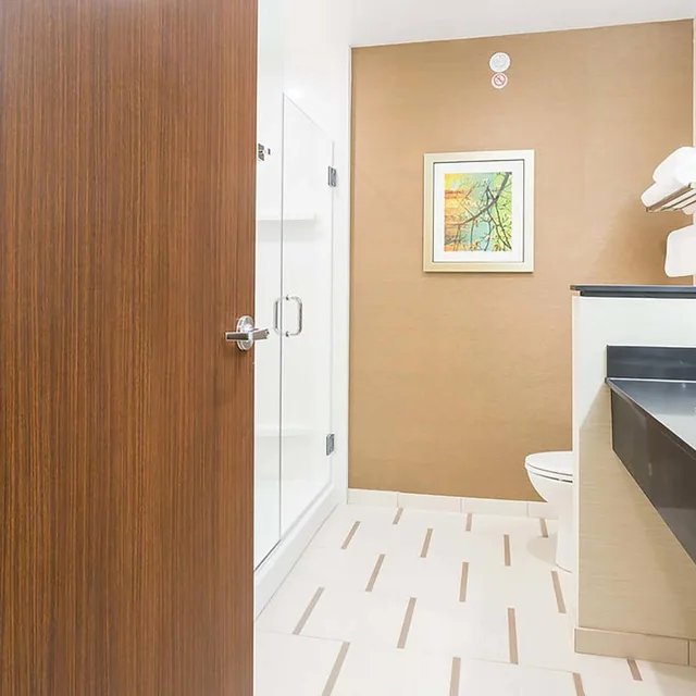 غرفة بسرير كينج بحوض استحمام لذوي الإعاقة، Fairfield Inn And Suites Jamestown 3/4