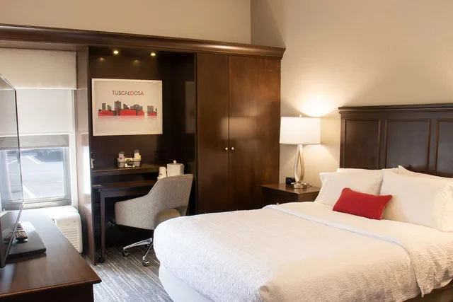 غرفة بسرير كوين بحوض استحمام لذوي الإعاقة، Hampton Inn Tuscaloosa-University 2/6
