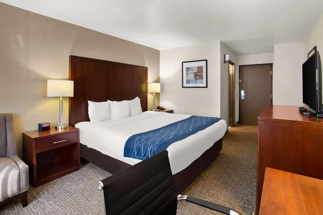 غرفة بسرير كينج، Comfort Inn Lacey Olympia 3/3