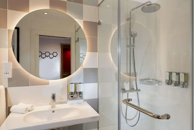 Connecting, Family, Multiple Beds، Hampton by Hilton Budapest City Centre 8/9