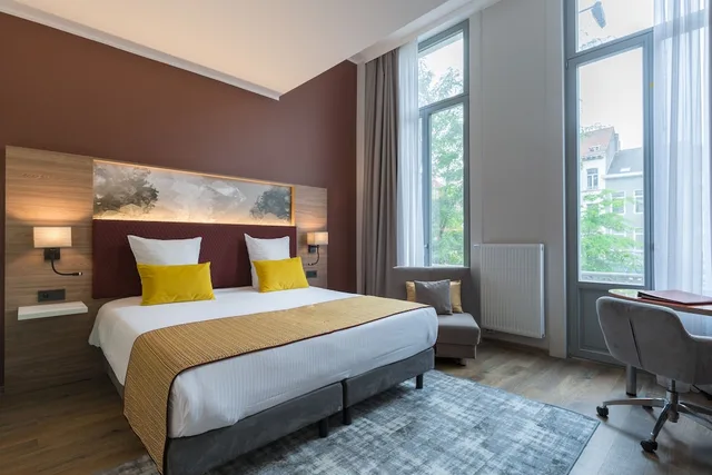 Comfort Triple Room, Leonardo Hotel Antwerp 3/7