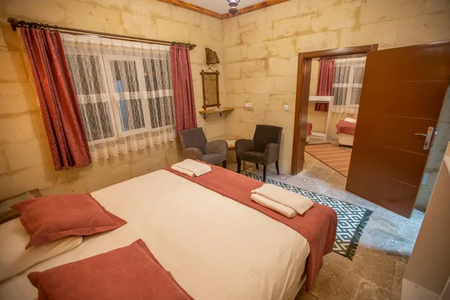 جناح عائلي، Capiedra Hotel 4/10