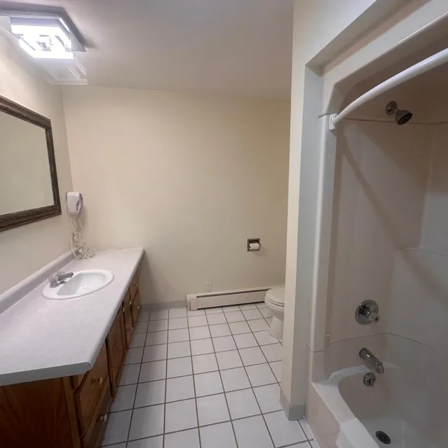 غرفة بسرير كينج، Pictured Rocks Inn & Suites 6/8