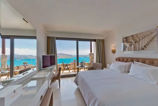 غرفة ديلوكس بسرير مزدوج بإطلالة على البحر، Royal Marmin Bay Boutique and Art Hotel 1/9