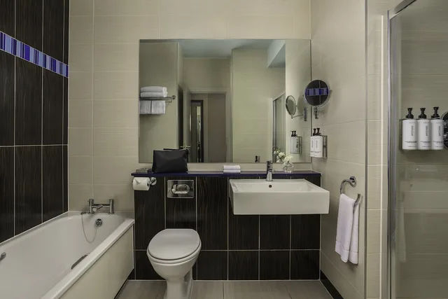غرفة قياسية بسريرين كوين، CROWNE PLAZA BLANCHARDSTOWN 7/10